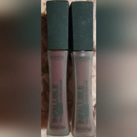 L'OREAL 7 Bundle eyeshadow palette (2) eyeliner (1) highlighter (1) brow (2) lip - Picture 4 of 7